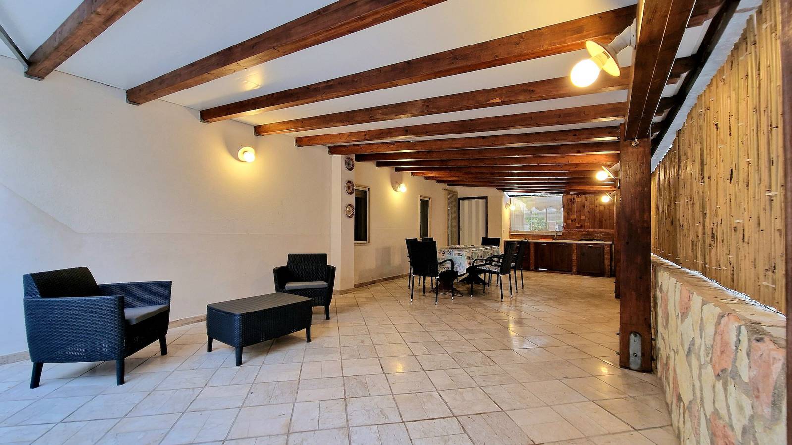 Appartamento intero, Appartamento 'Casa Alamar' con giardino privato, Wi-Fi e aria condizionata in Alcamo Marina, Alcamo