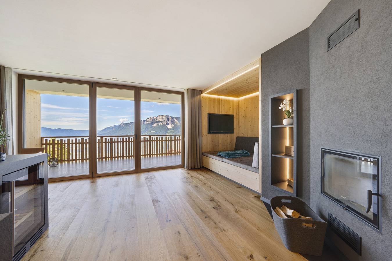 Entire apartment, ‘Lodge Melisse’ holiday flat with mountain views, private terrace and private sauna in Mölten, Sarntal Alps