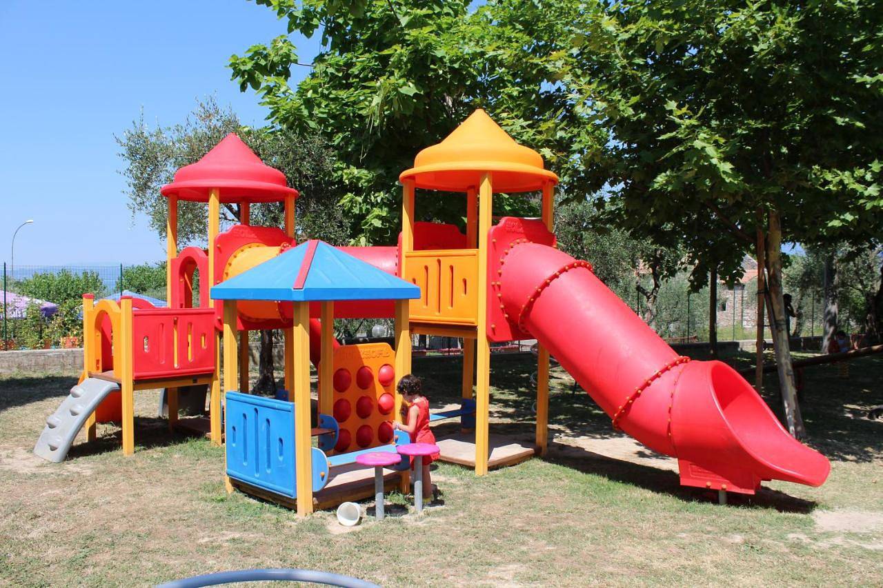 Albatross Mobile Homes on Camping Cisano & San Vito S. p. A. in Cisano, Bardolino