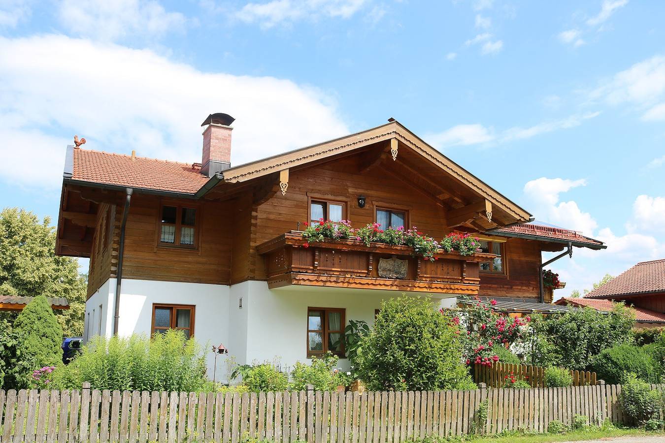 Ganze Ferienwohnung, Haus Blumenfeld-Schwaiger - Ferienwohnung bis 4 Pers., 88 qm, 2 sep. Schlafzimmer, Balkon in Übersee, Chiemsee