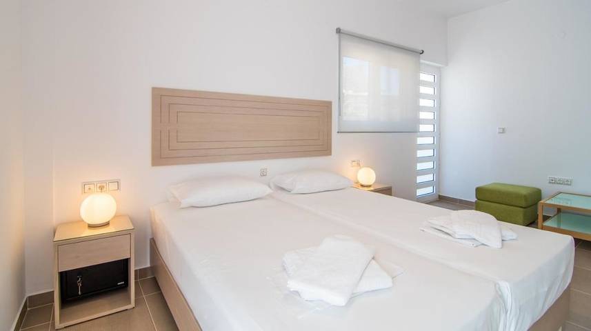 Location de vacances pour 6 personnes, avec jacuzzi et jardin dans Palaiochora - 2