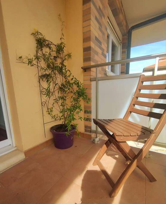 Gîte pour 4 personnes, avec piscine ainsi que vue et terrasse, animaux acceptés dans Solares - 3