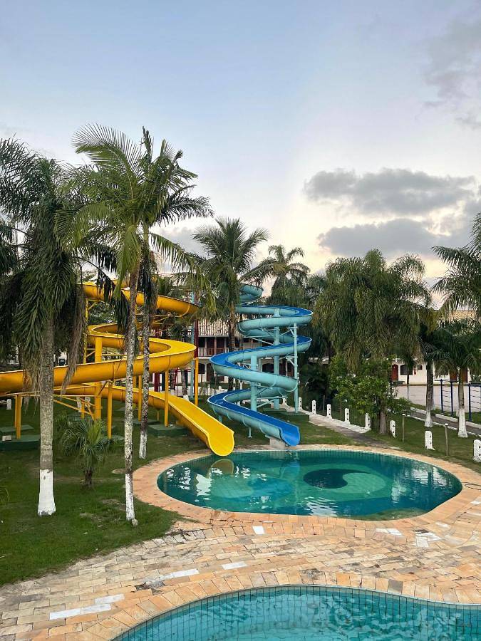 Pousadas para 2 pessoas, com piscina e jardim e ainda vista em Ilha Comprida