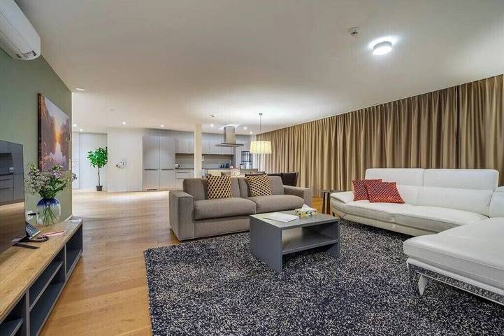 Ferienwohnung für 8 Personen, mit Balkon am Thunersee