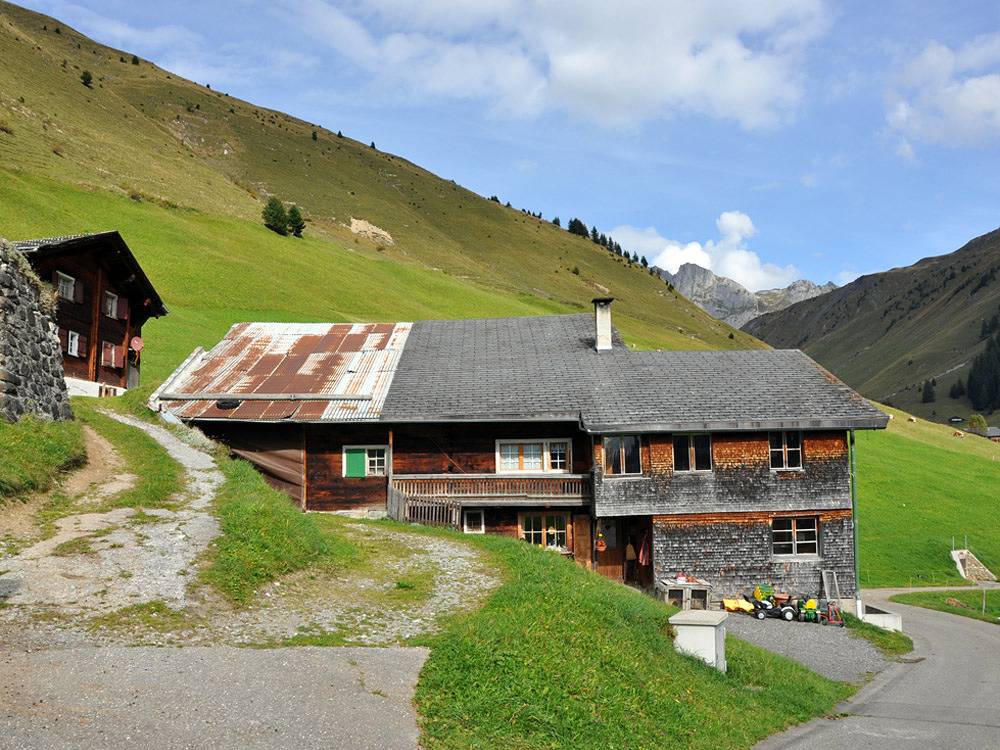 Ganze Ferienwohnung, Ferienwohnung Hof Zug - 2.5-Zimmerwohnung für 3 Personen (Sommer) in St. Antönien, Rätikon Gebirgsgruppe