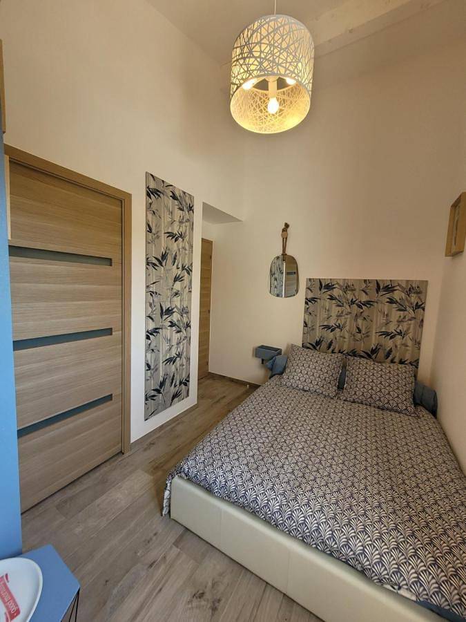 Chambre d’hôte pour 2 personnes, avec jardin et vue à Céreste
