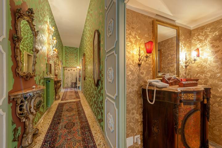 Appartamento intero, Appartamento 'Dimora Anni 50' con terrazza privata, Wi-Fi e aria condizionata in Lecce, Provincia di Lecce