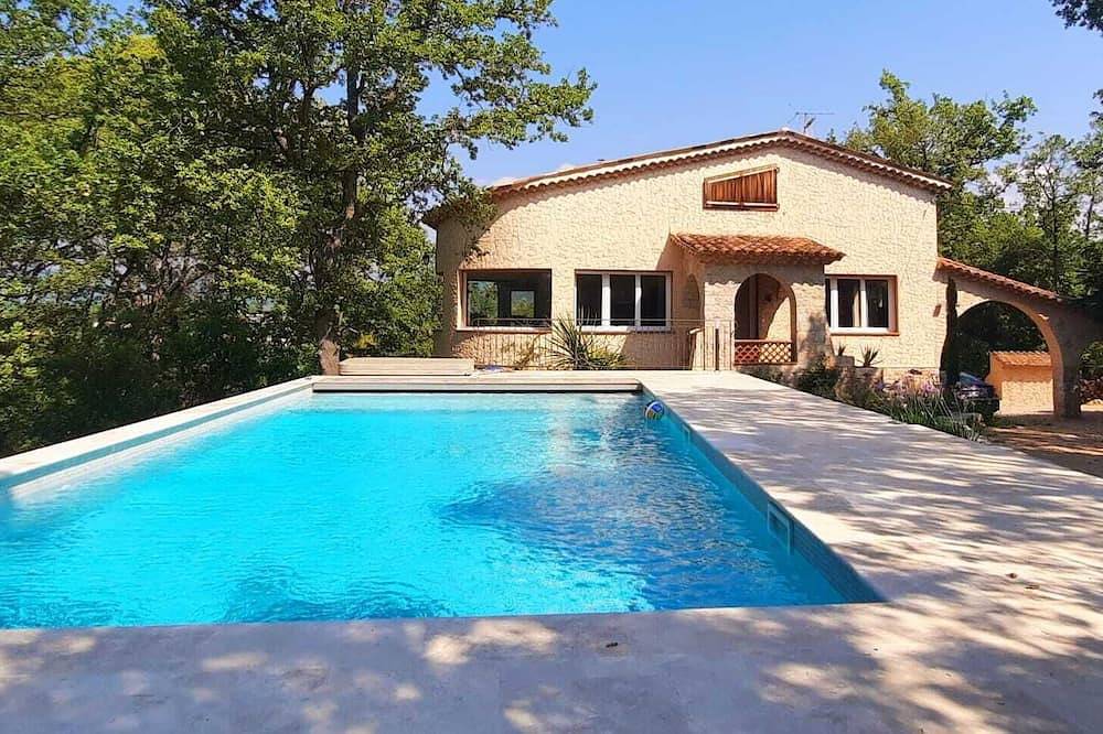 Rental Villa, 200m², 6 bedrooms, sleeps up to 12, swimming pool, Montauroux in Montauroux, Region de Draguignan