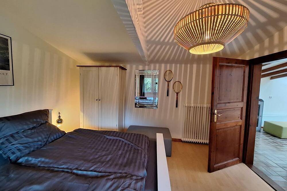 Ganze Wohnung, Chalet Ritz - Chalet mit Garten & Pool in Dieblich, Osteifel