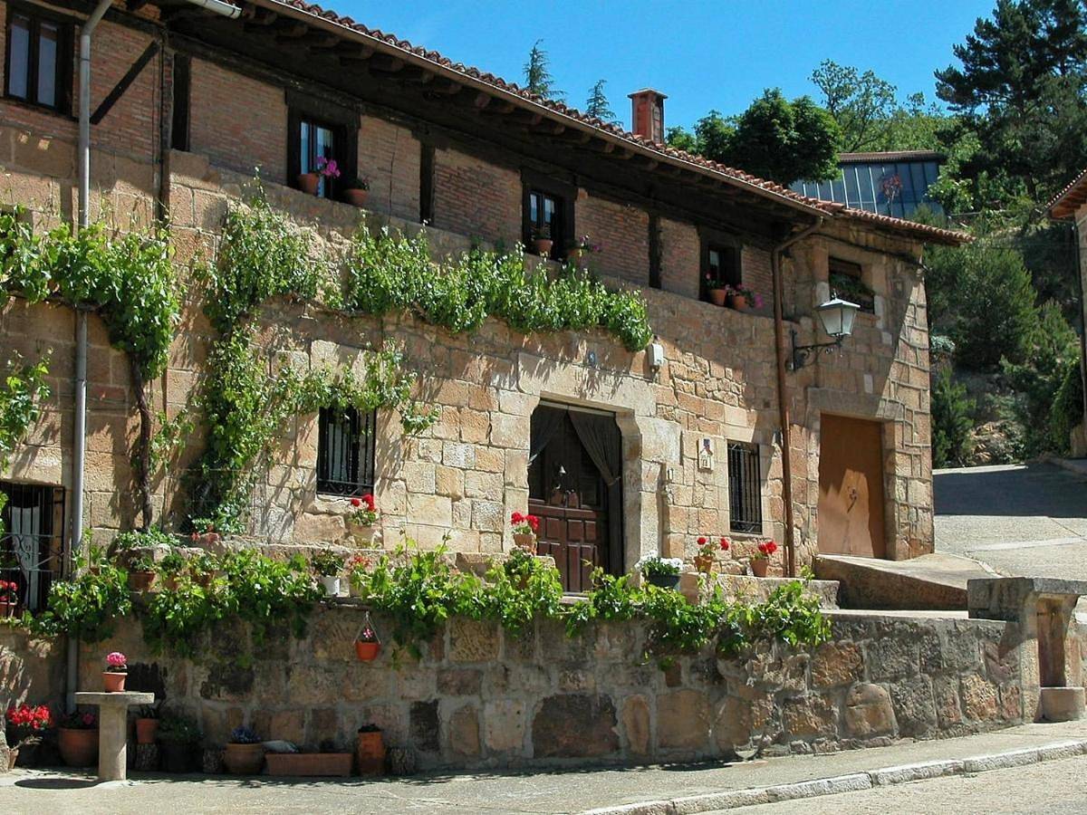 Casa Rural El Ultimo Carretero in Molinos de Duero, Provincia de Soria