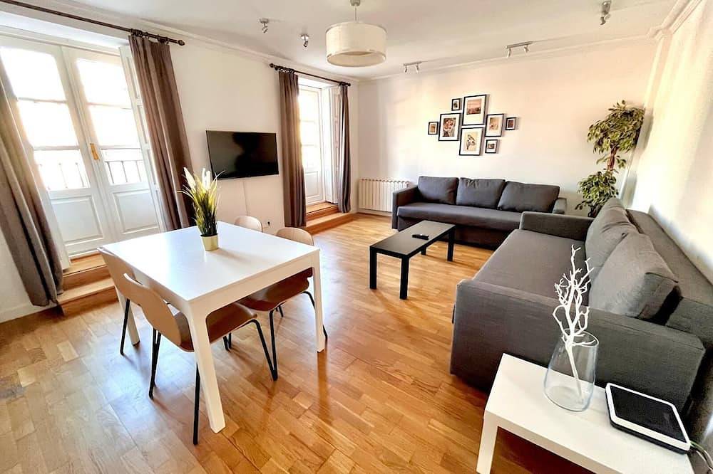 Entire apartment, Espacios Blanco Plaza Mayor Lux: two rooms, 5 beds, balconies with views of the Plaza Mayor itself! in Valladolid, Valladolid Province