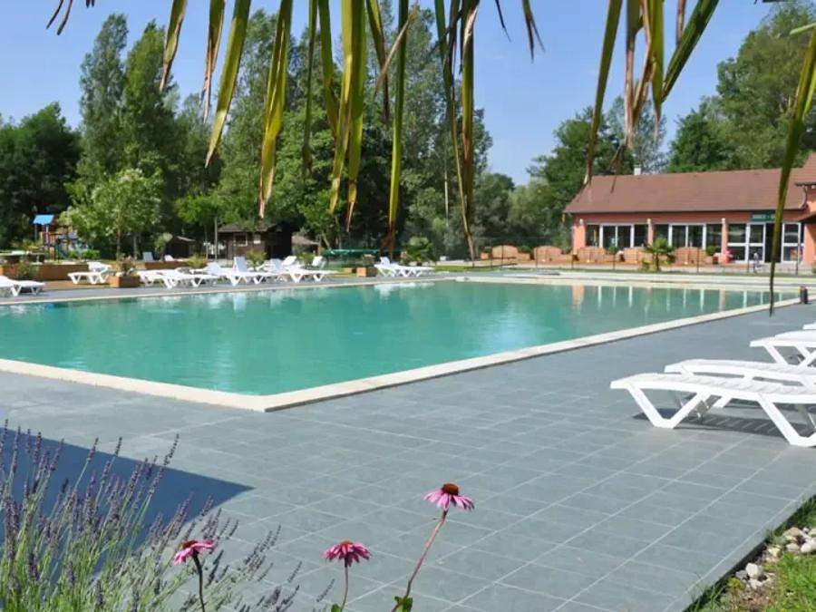 Camping Les 3 Lacs du Soleil - Bungalow de lona 6 personas - Tienda tipo bungalow Bt in Trept, Región de La Tour-du-Pin