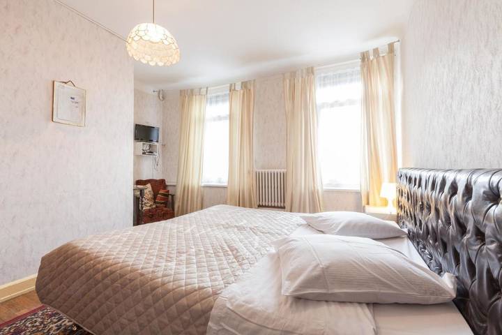 Hôtel pour 3 personnes, avec terrasse et vue, animaux acceptés à Berdorf - 2