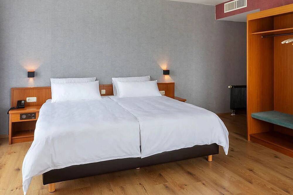 Economy Double Room Stay in Maintal-Dörnighei in Dörnigheim, Maintal