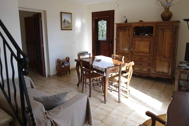 Hübsches Einfamilienhaus, Blick auf Ventoux, privates Schwimmbad, Garage. in Vaison-la-Romaine, Parc naturel régional du Mont-Ventoux