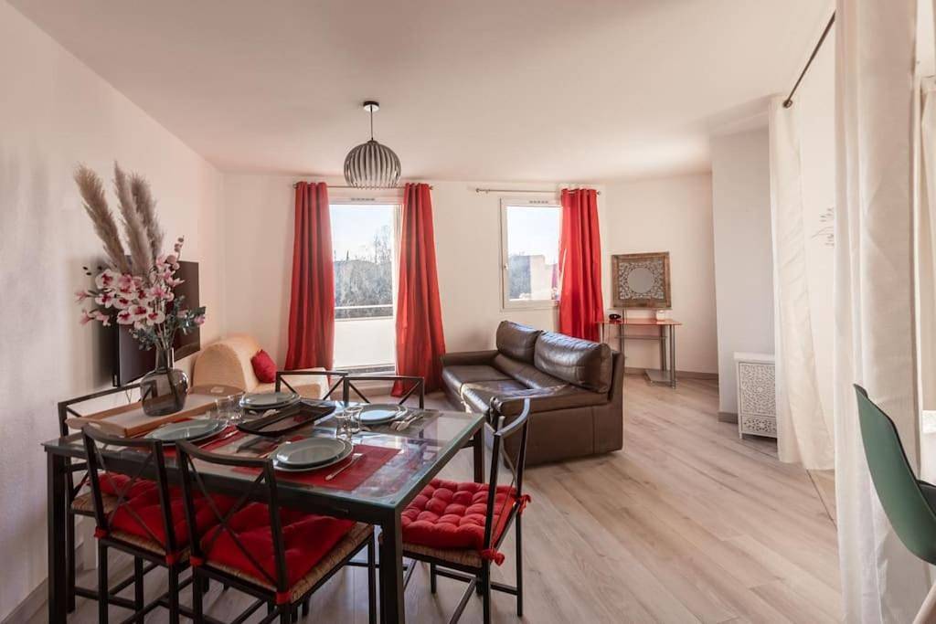 Appartement entier, Apartment with Balcony in Castanet-Tolosan, Canal du Midi