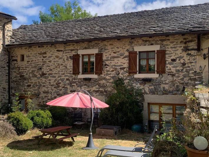Gîte pour 3 personnes, avec jardin ainsi que vue et sauna, animaux acceptés à Saint-Hostien