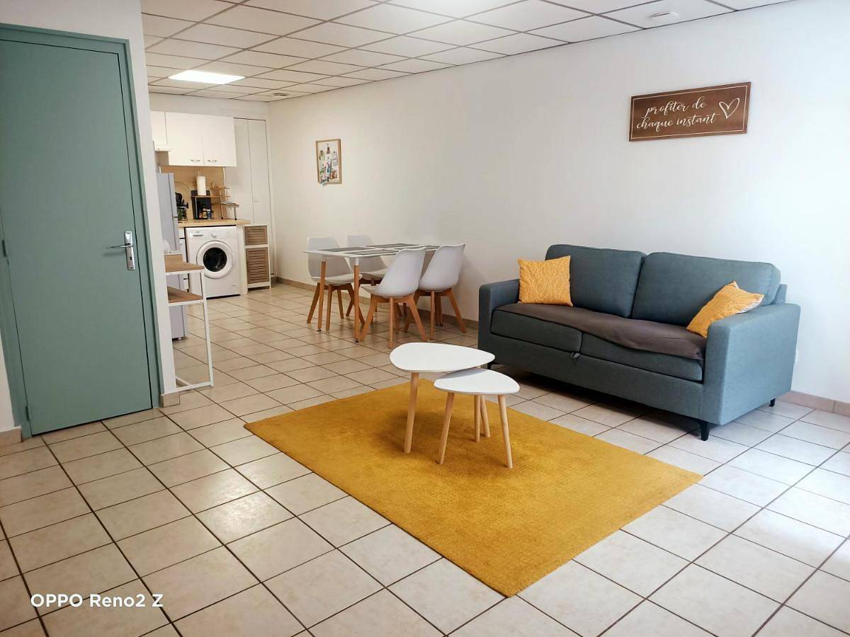 Appartement entier, One-Bedroom Apartment in Saint-Laurent-de-la-Salanque, Côte d'Améthyste
