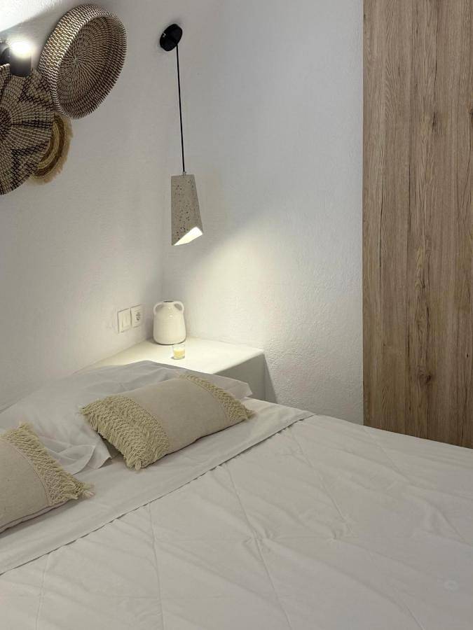 Chambre d’hôte pour 2 personnes, avec jardin à Perissa - 3