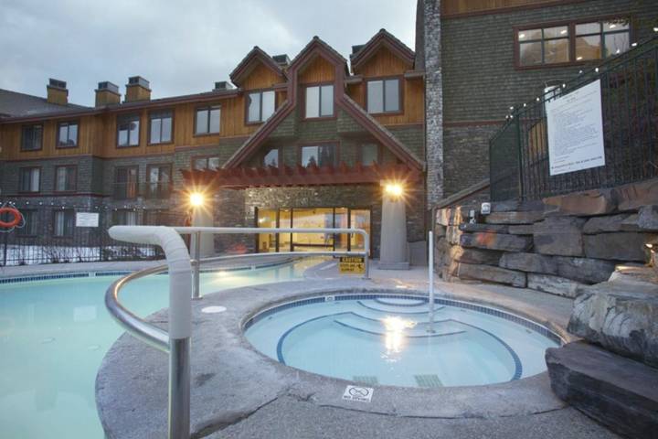 Gîte pour 6 personnes, avec sauna et terrasse ainsi que jacuzzi et piscine à Canmore - 3