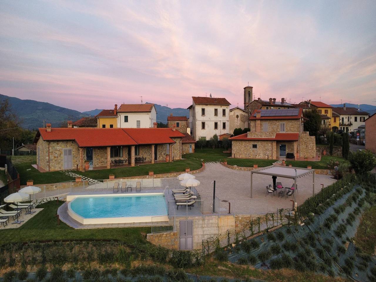 Appartamento intero, Spazioso appartamento con piscina a sfioro in Poppi, Casentino
