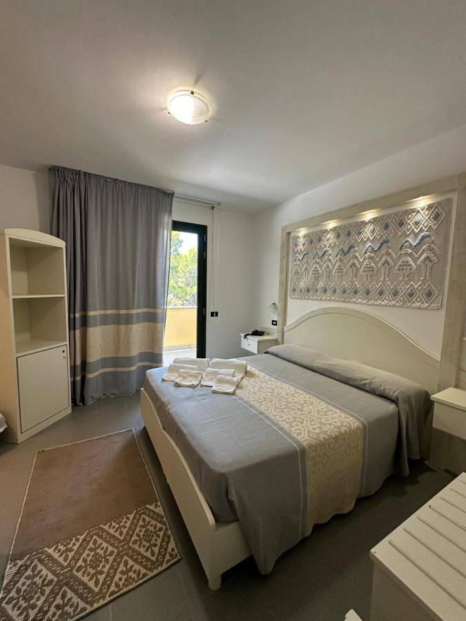 Hotel Cala Dei Pini in Porto Pino, Sant'Anna Arresi