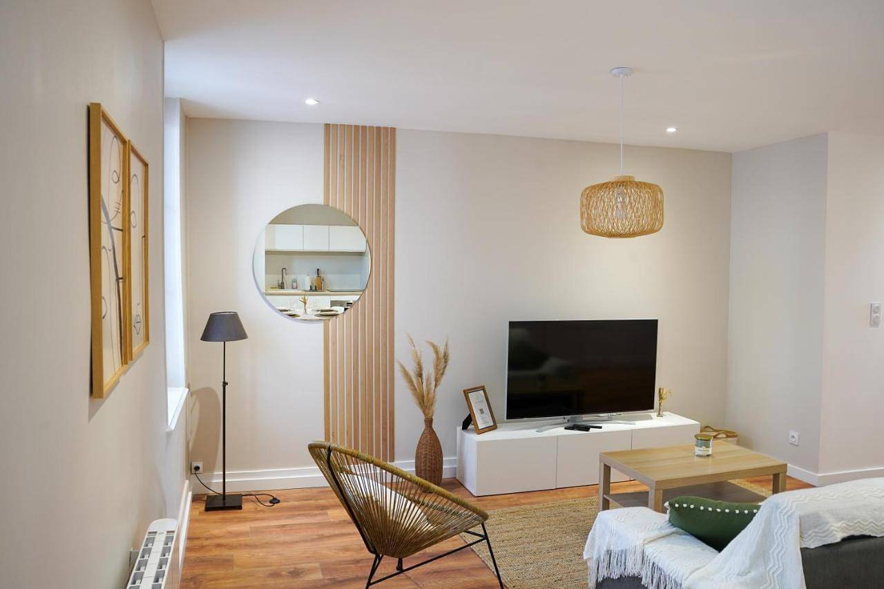 Appartement entier, Two-Bedroom Apartment in Bourg-en-Bresse, Région de Bourg-en-Bresse