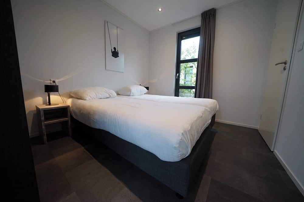 Chalet with 2 bedrooms and a terrace in Velsen-Zuid, Niederländische Nordsee