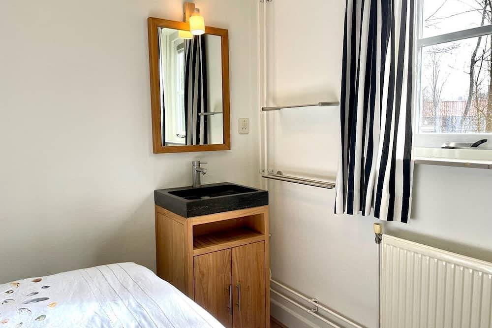 Situated directly behind the dunes, cosy holiday home where 1 dog is welcome in Koudekerke, Walcheren