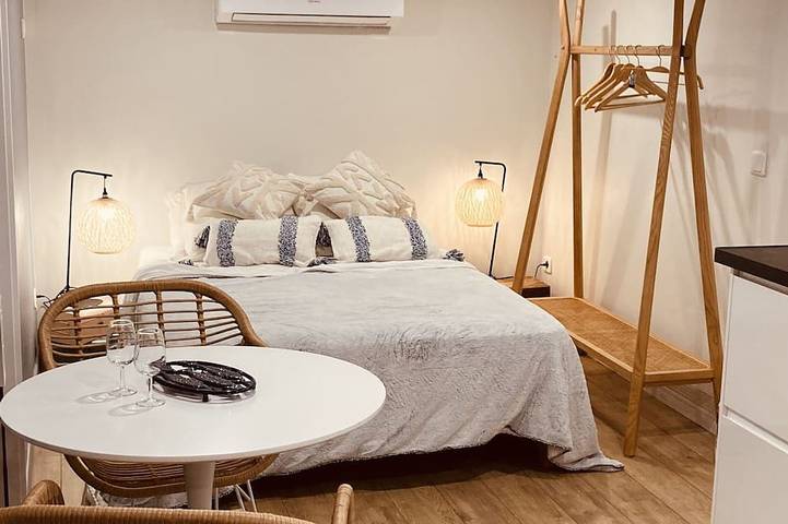 Gîte pour 2 personnes, avec terrasse et jardin à Seillons-Source-d'Argens - 3