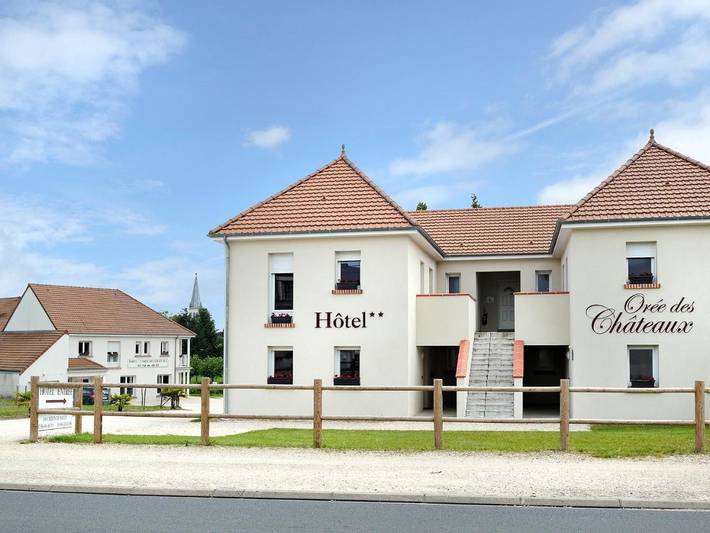 Hôtel pour 4 personnes, avec vue sur le lac ainsi que jardin et vue à Bracieux - 3