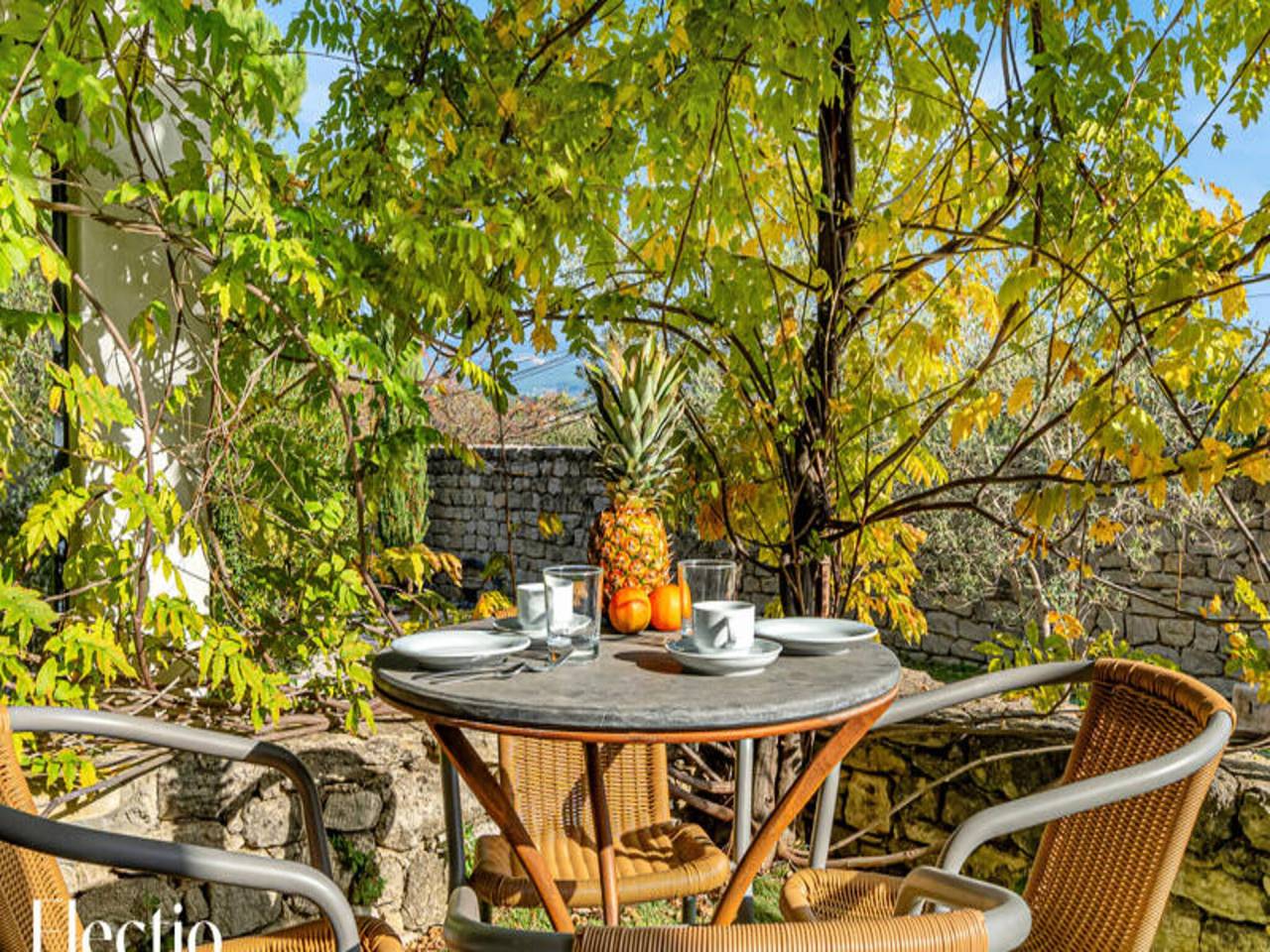 Apartamento entero, Apartamento en Oppéde con piscina climatizada in Oppède, Parque natural regional del Luberon