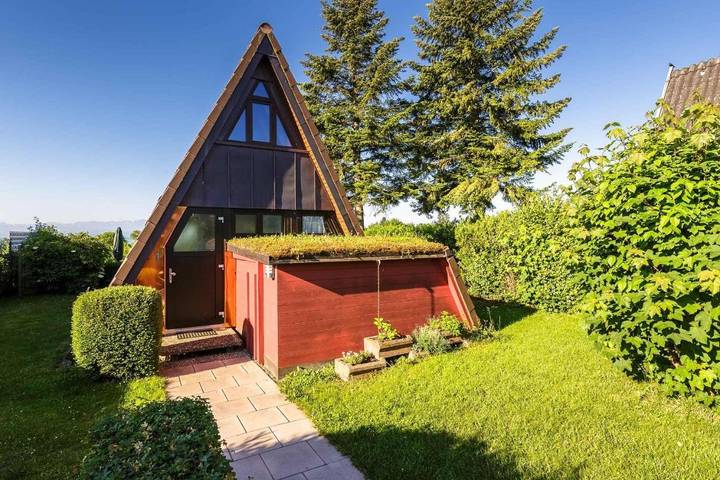 Ferienhaus für 4 Personen, mit Seeblick und Terrasse sowie Garten in Obersee (Bodensee)