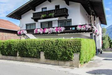 Ferienwohnung für 4 Personen, mit Balkon in Axams