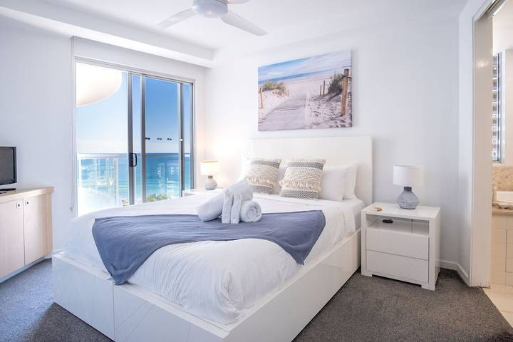 Holiday rental for 4 people, with balcony and hot tub as well as sauna and pool in Maroochydore