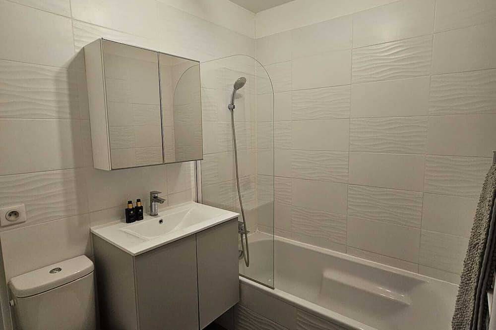 Appartement entier, Studio 2/3 pers avec jardin. in Mougins, Côte méditerranéenne (France)