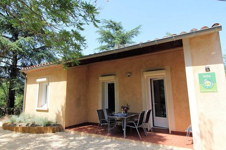 Gîte pour 4 personnes, avec terrasse, animaux acceptés