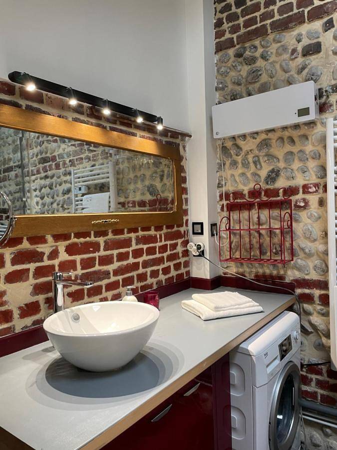 Deluxe Room (2 Adults + 1 Child) in Dieppe, Dieppe en omgeving