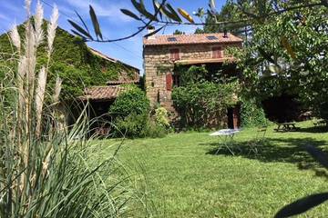 Agriturismo pour 7 personnes, avec jardin et jacuzzi à Les Salelles