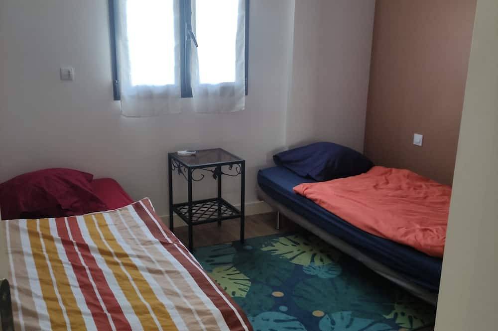 Entire apartment, Garden apartment 60m2 in Floirac, Bordeaux region