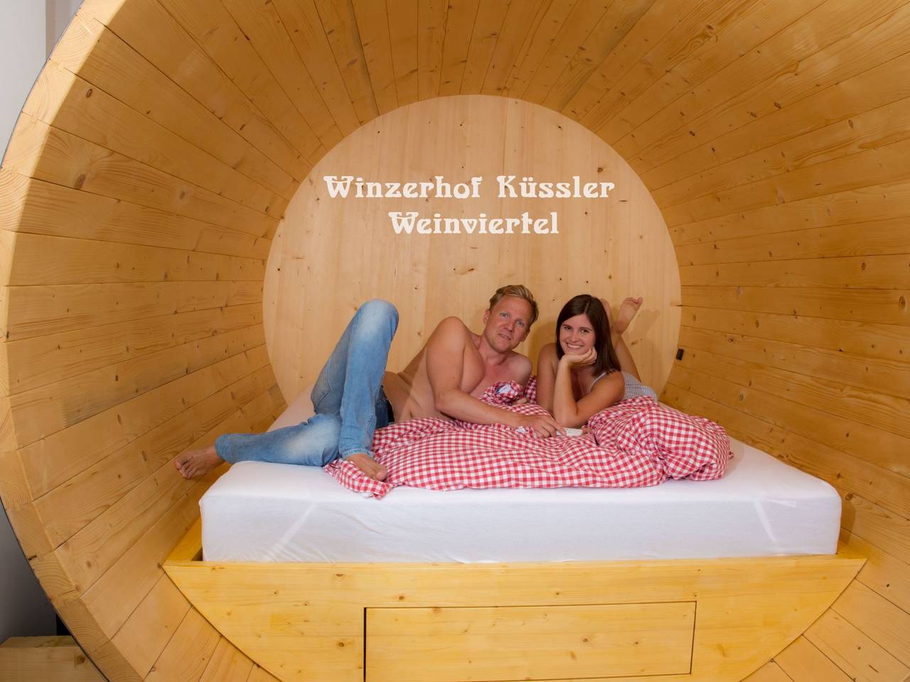 Ganze Ferienwohnung, Weinfass-Suite für 4 Personen in Grub an der Mar in Grub an der March, Niederösterreich