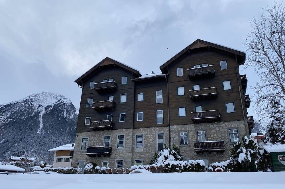 Ganze Wohnung, Helle Wohnung mit Ausblick in Krimml, 4 Schlafplätze, Balkon, Ebk, Dusche in Krimmler Wasserfälle, Krimml