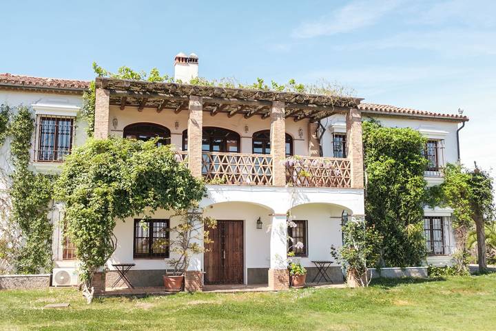 Chalet para 10 personas, con terraza y jardín en Aracena