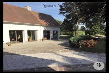 Gîte pour 15 personnes, avec vue et terrasse à La Ferté-Saint-Cyr