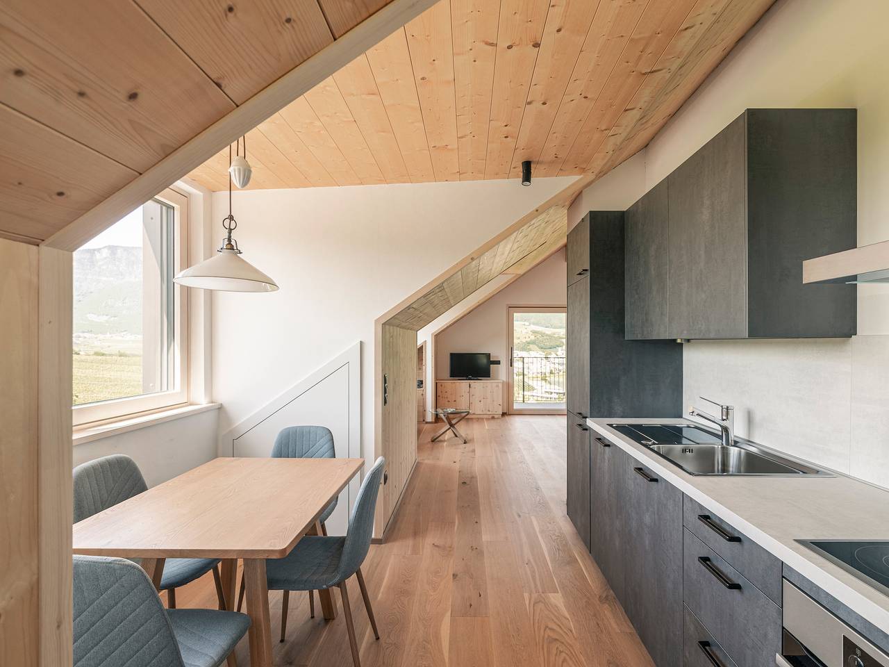 Ganzes Studio, Studio 'Auer' mit Bergblick, privatem Garten und Wlan in Girlan, Eppan an der Weinstraße