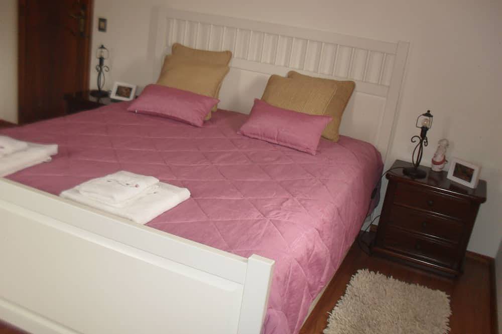 Casa San Bernardo -2Pisos7Quartos 2/16 Pax- neben dem Kloster und in der Nähe von den Stränden in Alcobaça e Vestiaria, Leiria District