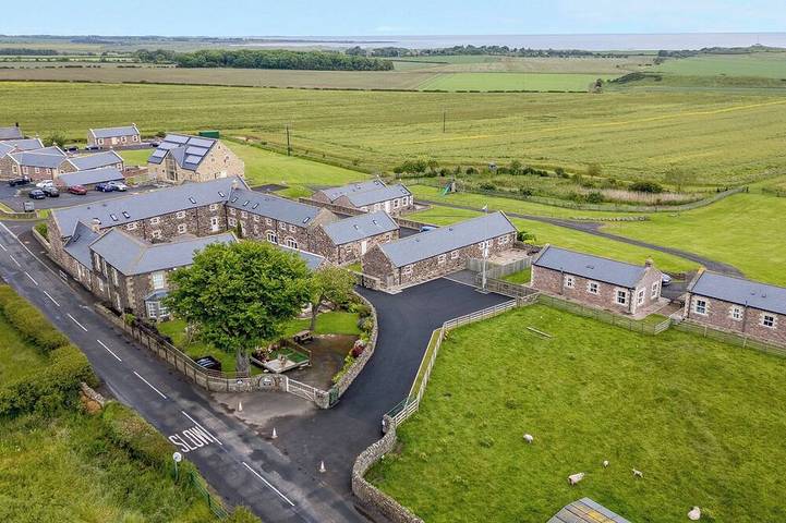 Cottage for 8 people, with hot tub and pool as well as garden in Northumberland