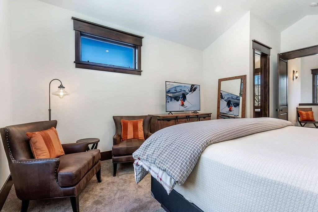 Neue Auflistung! Luxuriöser Kurzurlaub mit privatem Whirlpool, bequem zu Vail und Beaver Creek, Garage für 2 Autos. in Eagle-Vail, Beaver Creek