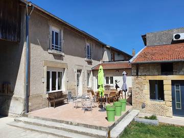 Gîte pour 12 personnes, avec terrasse et jardin dans les Ardennes