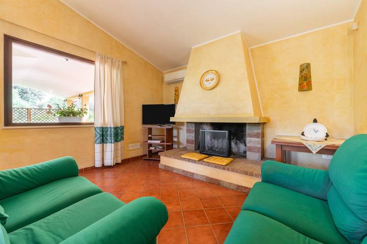 Villa 'Mameli' with Mountain View, Wi-Fi and Air Conditioning in Quartucciu, Cagliari Province